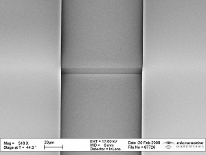 Lithografie über 10µm hohe Stufe